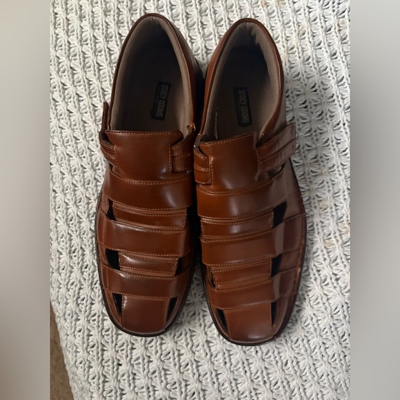 Stacy Adams Men\'s Calderon Closed Toe City Sandal in cognac faux leather.size 15